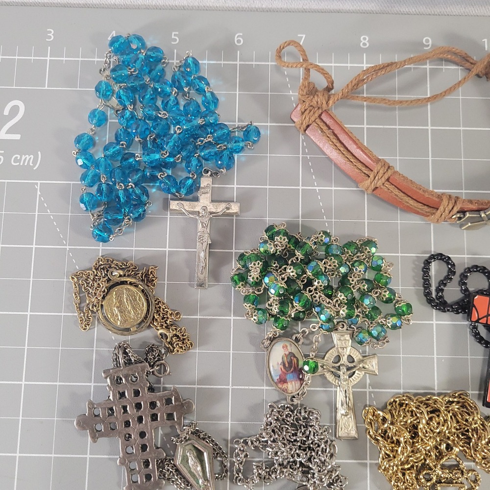 Religious Jewelry Lot 20+ Cross Necklaces Bracelets Rosaries Catholic Christian - Picture 11 of 11